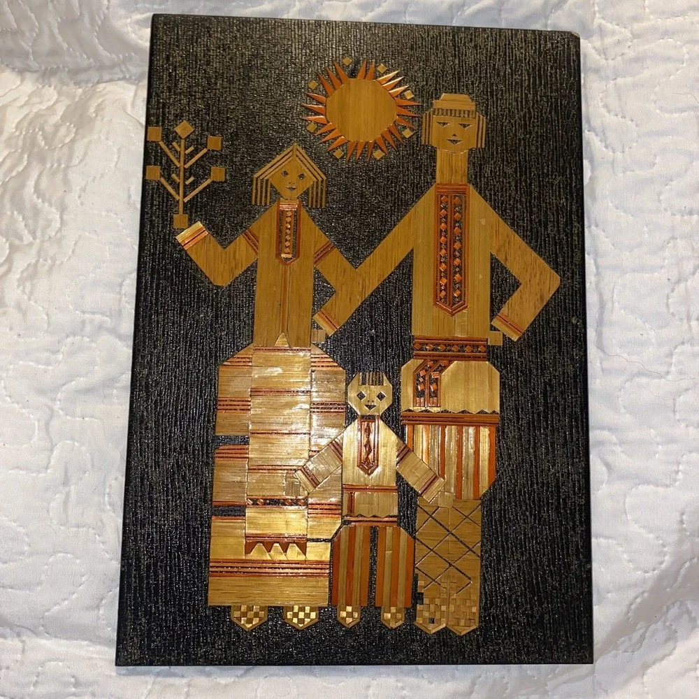 Vtg USSR Russian Wood‎ Straw Inlaid Wall Plaque Man Woman Child Family Folk Art
